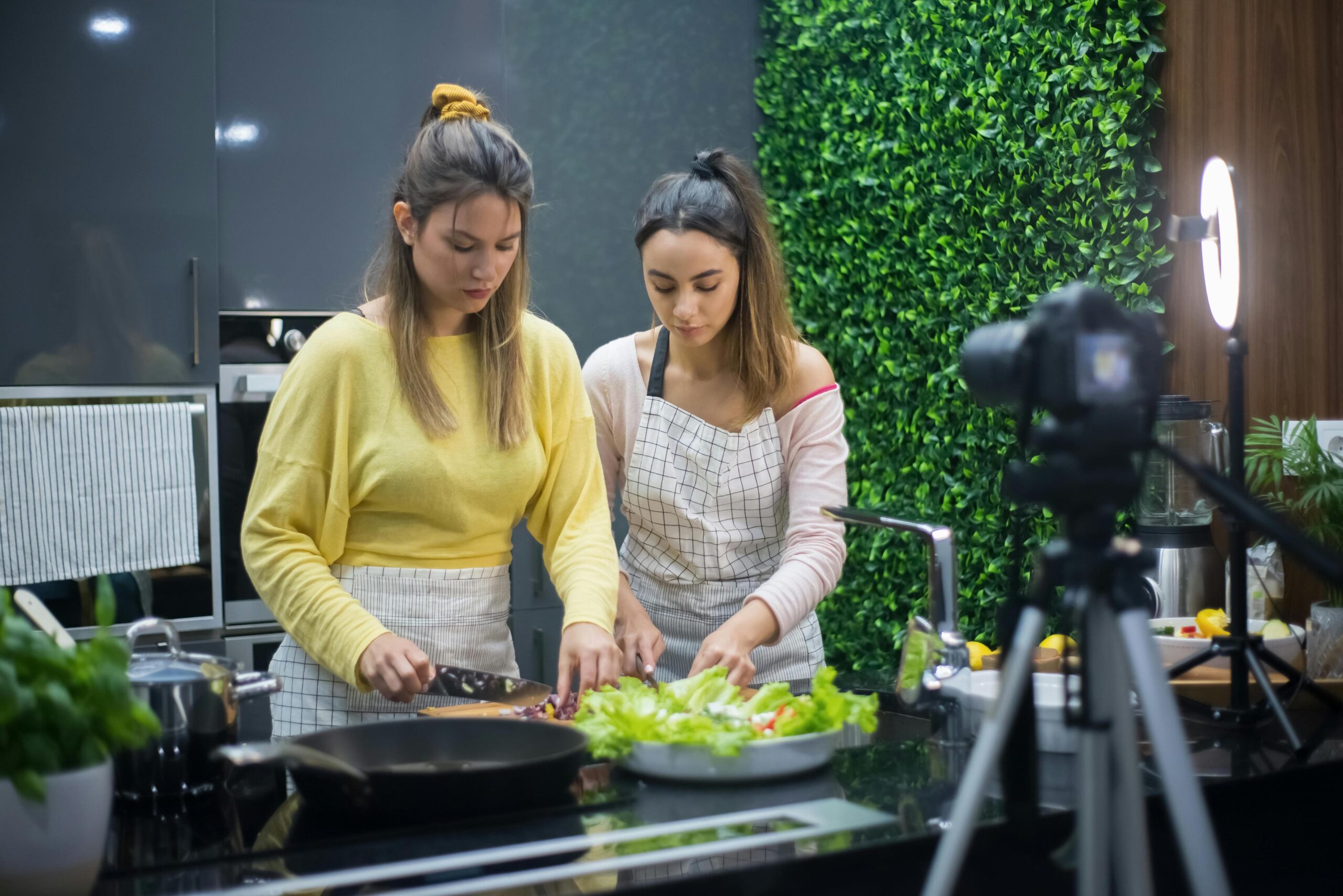 TikTok Spark Ads, Simplified: The Ultimate Guide with Skeepers 