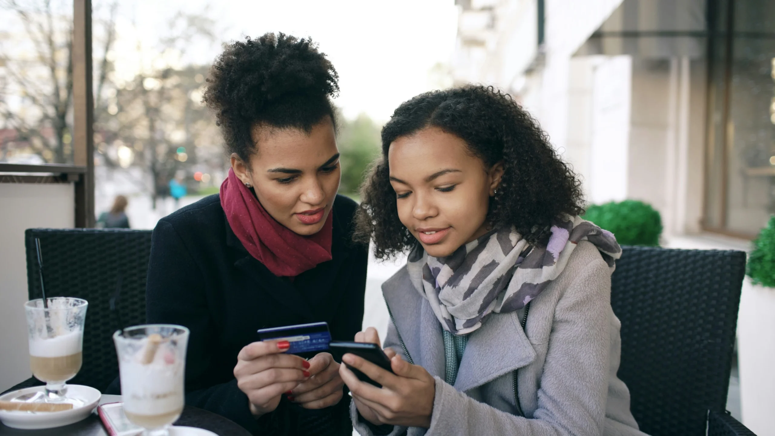 Social Feeds Are the New Retail Shelf: The Creator Commerce Playbook for US Brands 