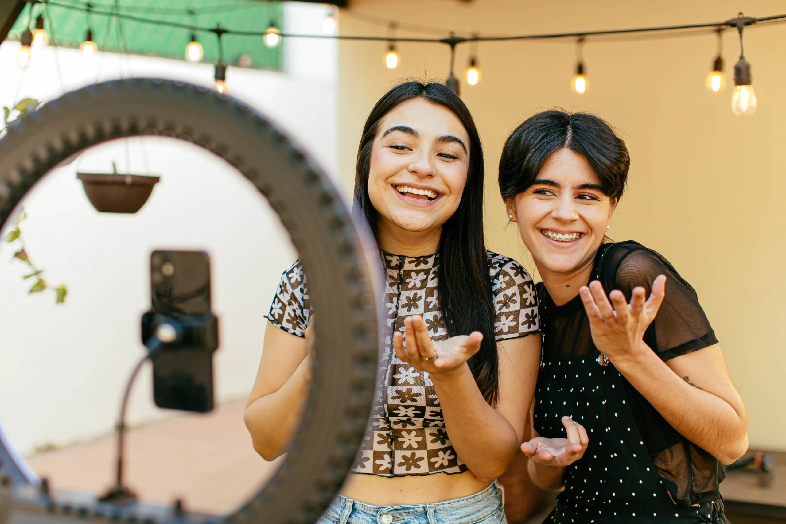 Social proof content: what drives consumers to trust brands? 