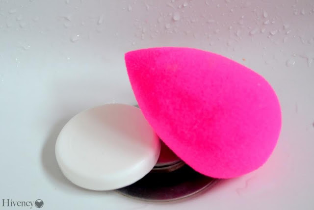 éponge à maquillage - produit de maquillage - fond de teint - correcteur - teint lumineux - teint 0 défaut - teint parfait